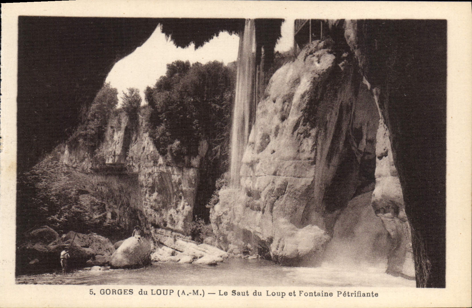CPA Gorges du Loup AM Le Saut du Loup et Fontaine Petrifiante