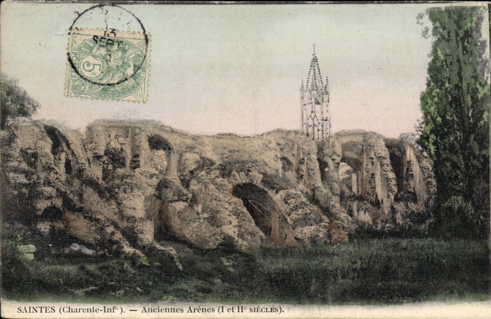 CPA Saintes Charente Inf Anciennes Arenes I et II siecles