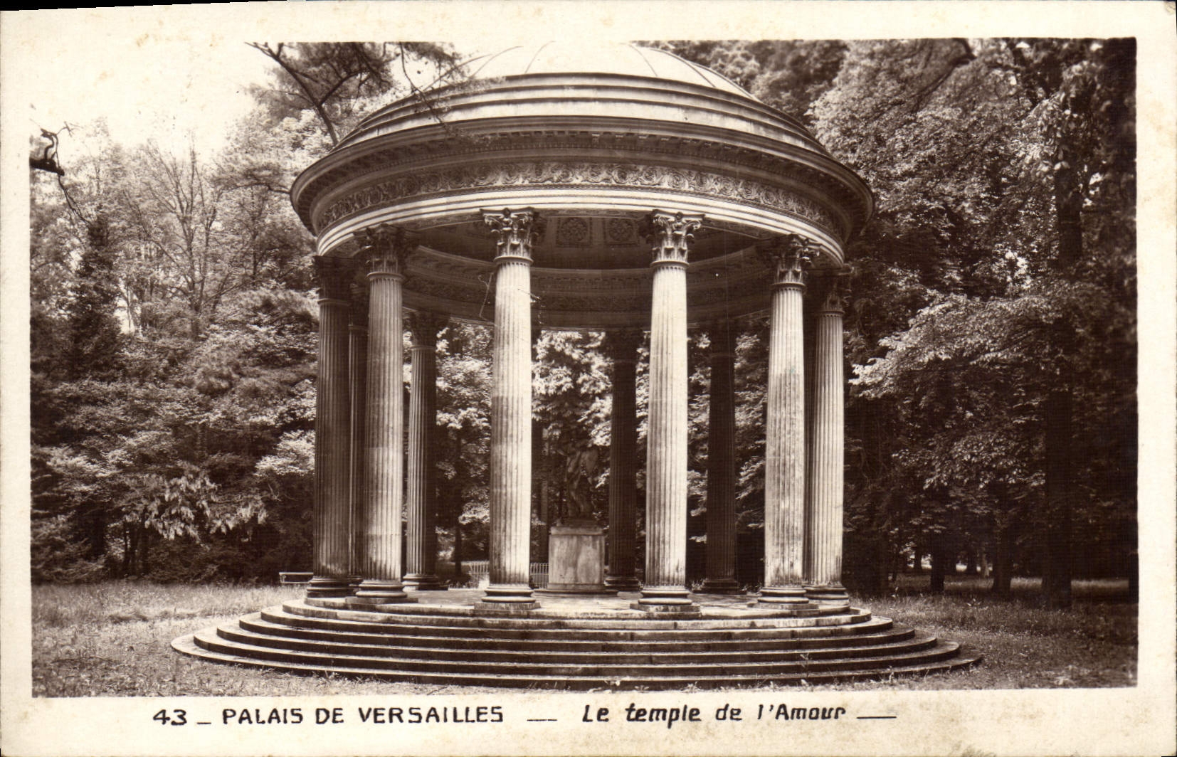CPA Palais de Versailles La temple de l'Amour 