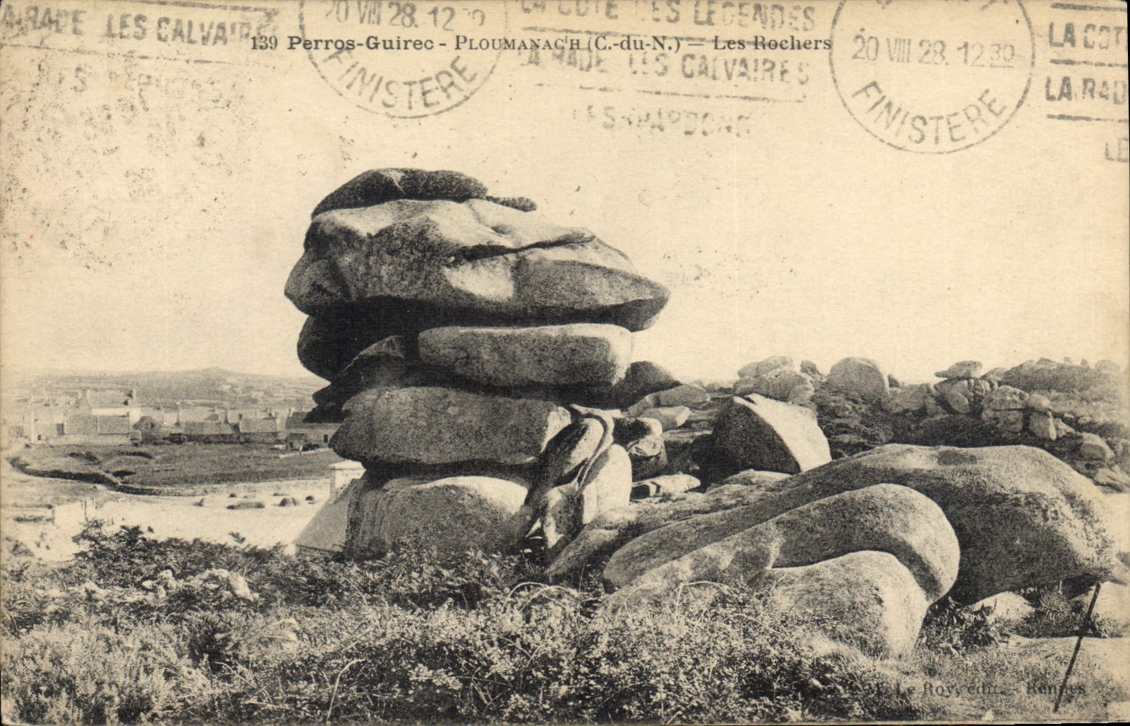 CPA Perros Guirec Ploumanach C du N Les Rochers