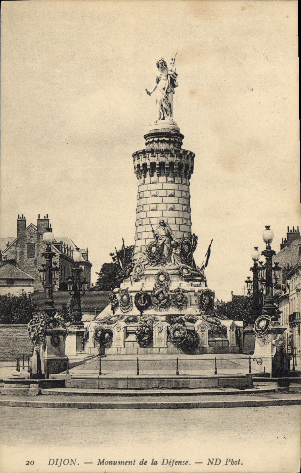 CPA Dijon Monument de la Defense 