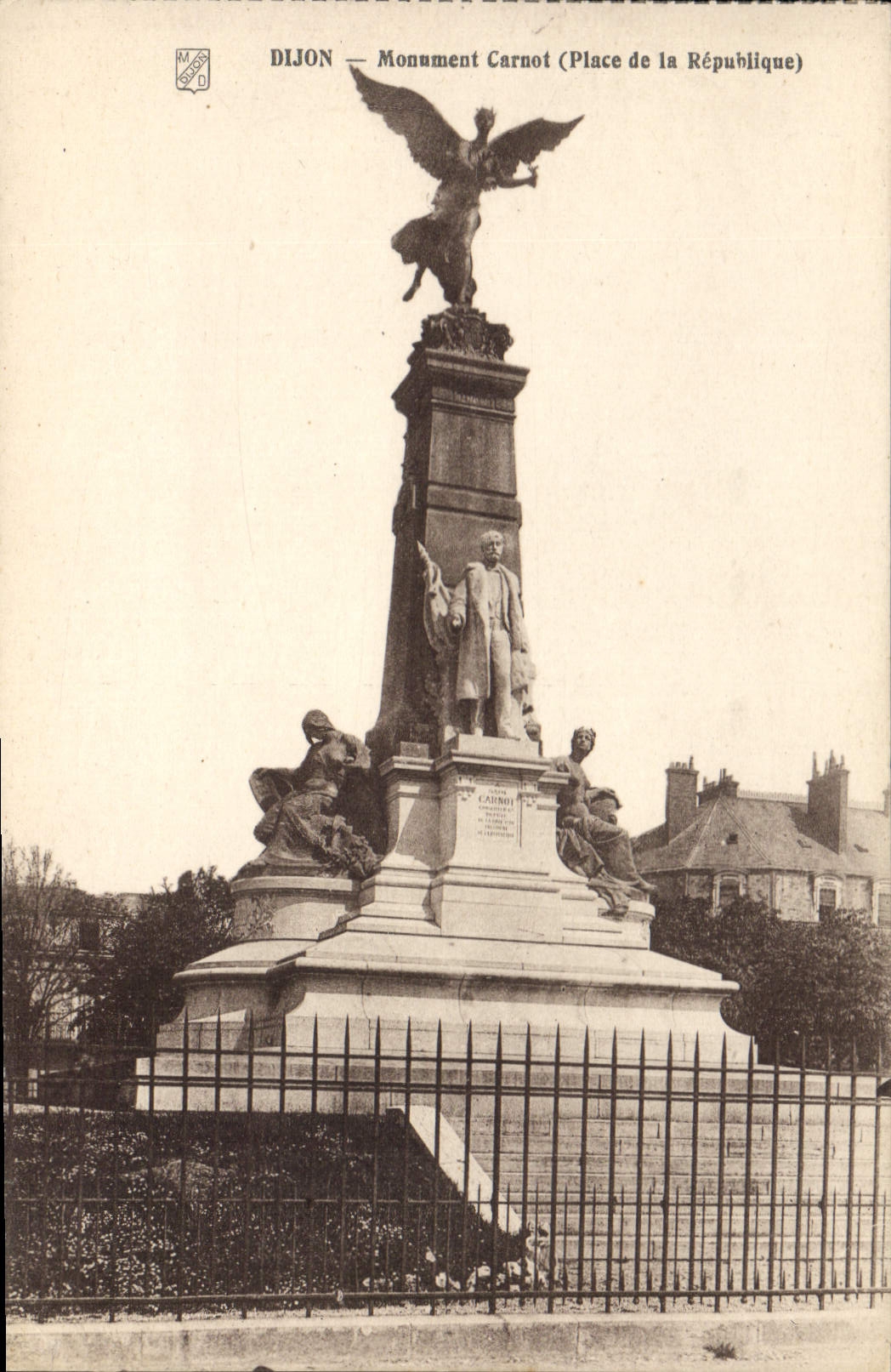 CPA Dijon Monument Carnot Place de la Republique
