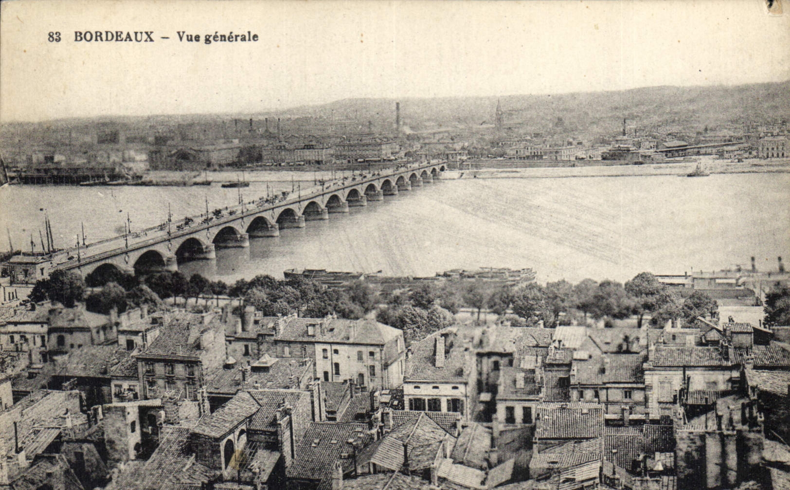 CPA Bordeaux Vue generale