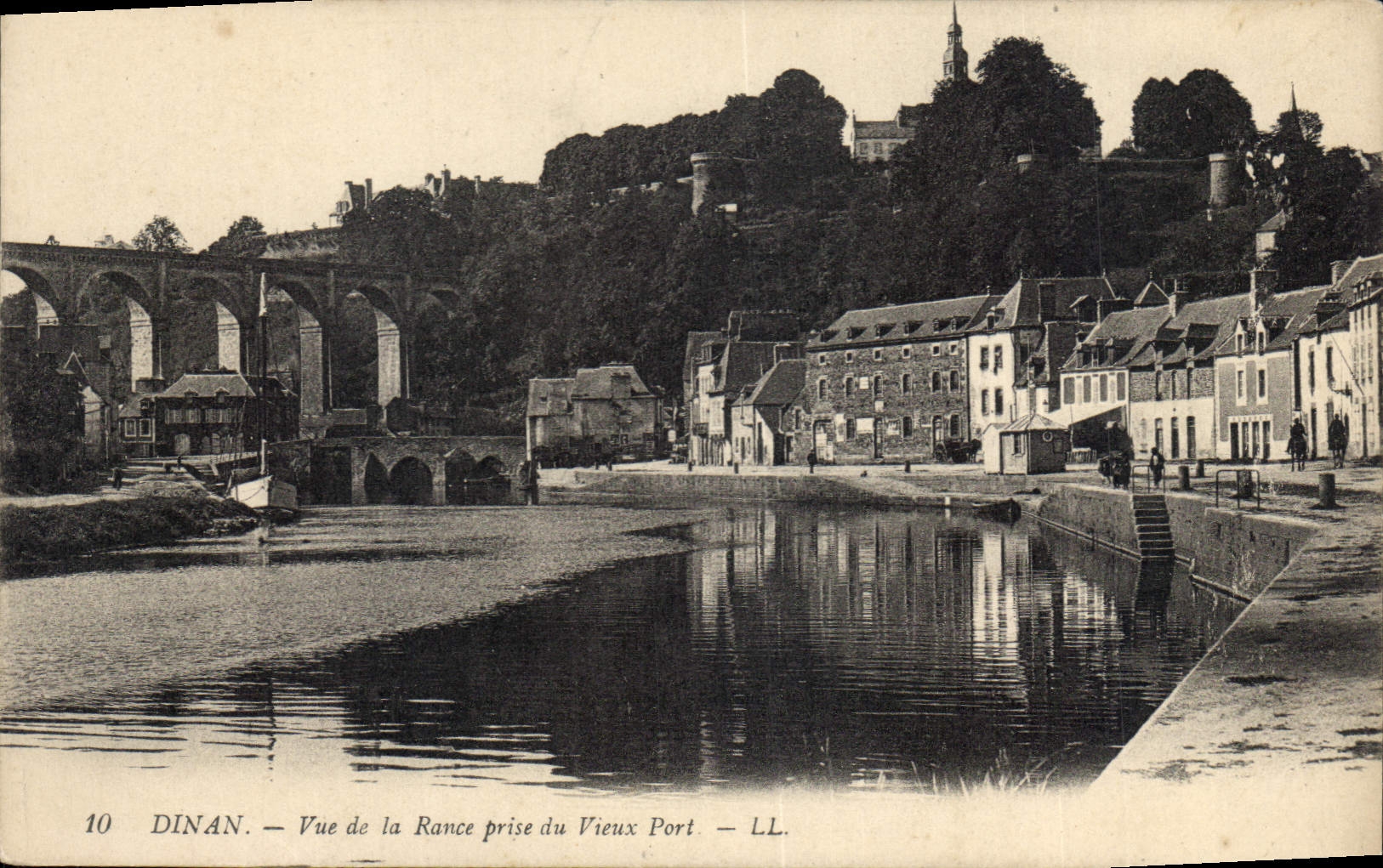 CPA Dinan Vue de la Rance prise du Vieux Port