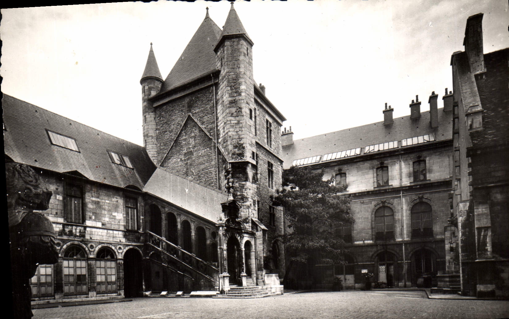 CPA Dijon (Cote d'Or) La Tour de Bar