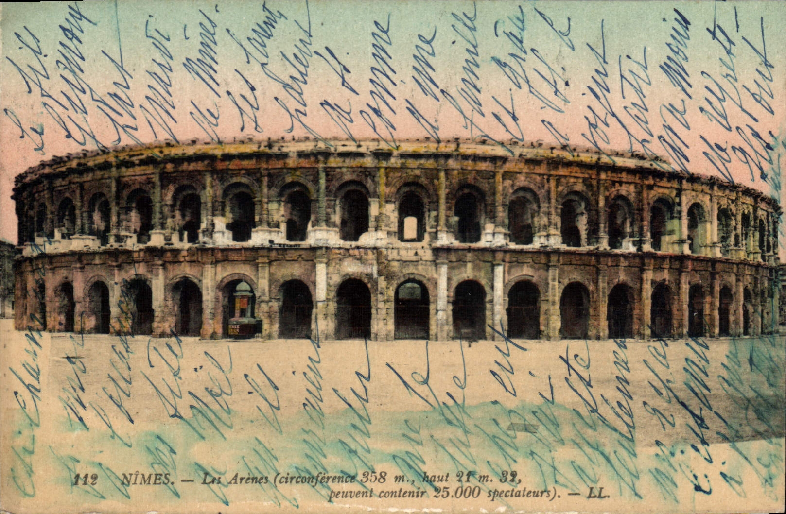 CPA Nimes Les Arenes (circonference 358 m haut 21 m 32 peuvent contenir 25000 spectateurs)