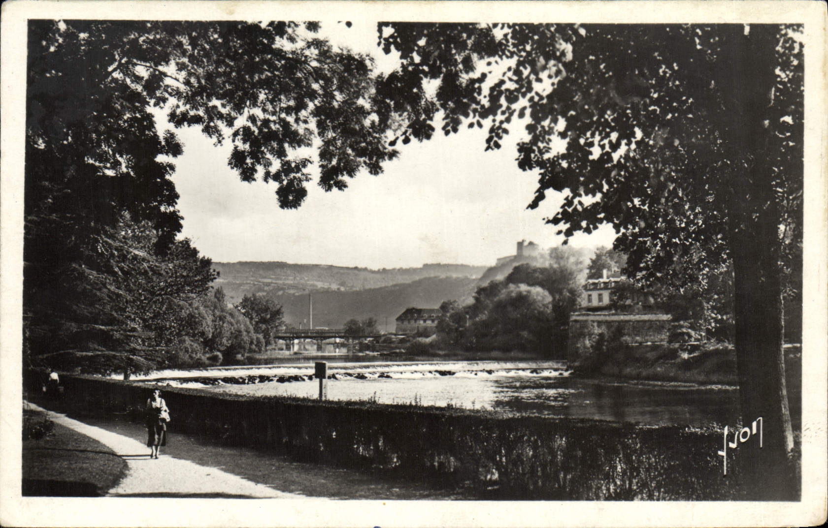 CPA Besancon (Doubs) Les rives du Doubs ou paysage Micaud et la Chadelle