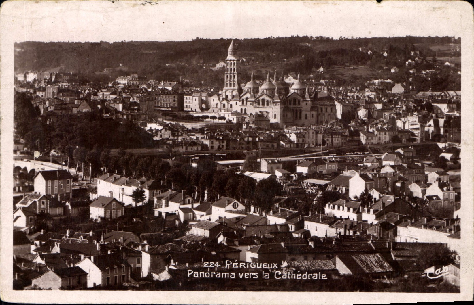 CPA Perigueux Panorama vers la Cathedrale