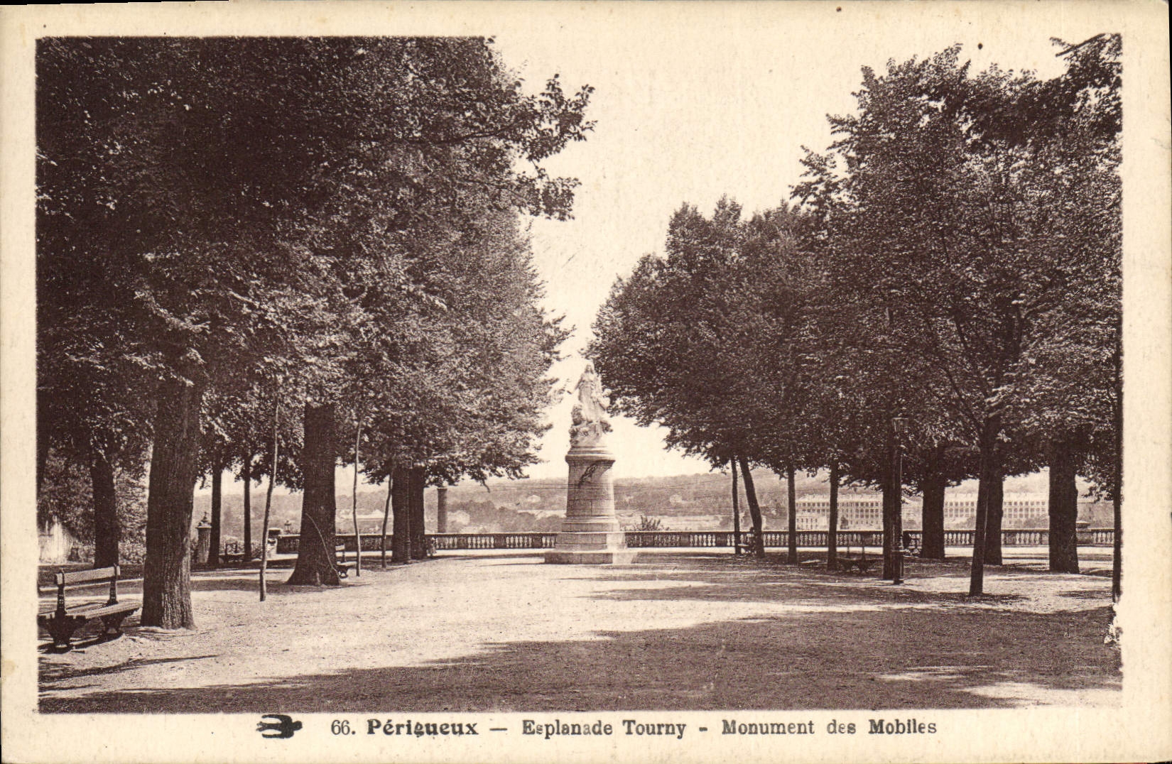 CPA Perigueux Esplanade Tourny Monument des Mobiles
