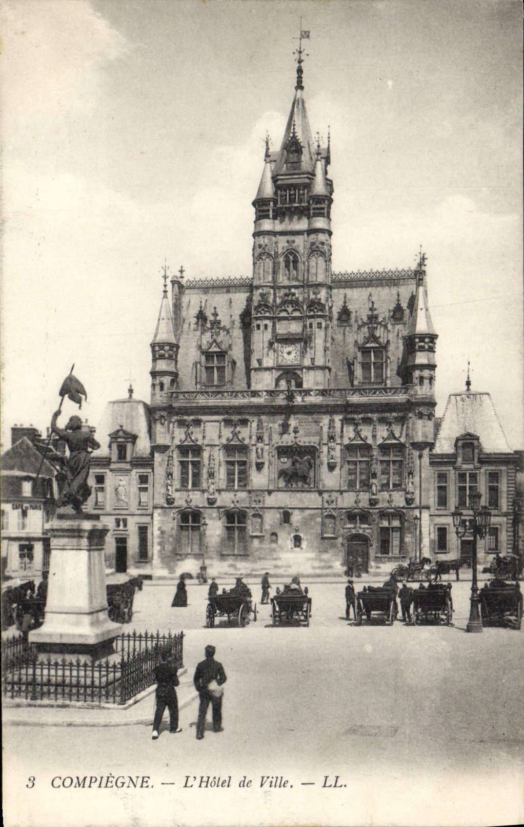 CPA Compiegne L'Hotel de Ville