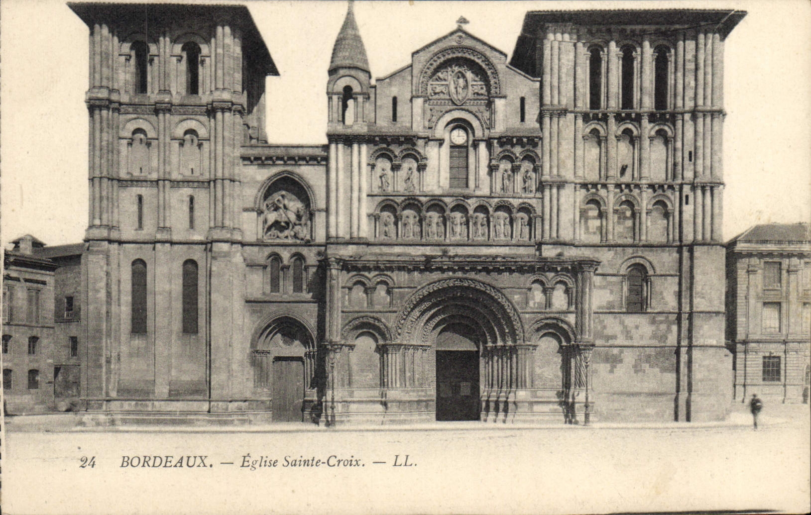 CPA Bordeaux Eglise Sainte Croix