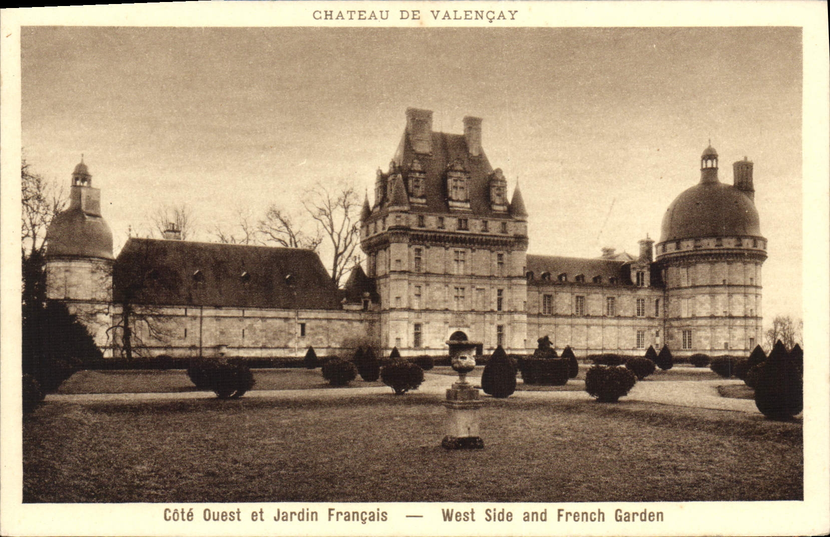 CPA Chateau de Valencay  Cote Ouest et Jardin Francais