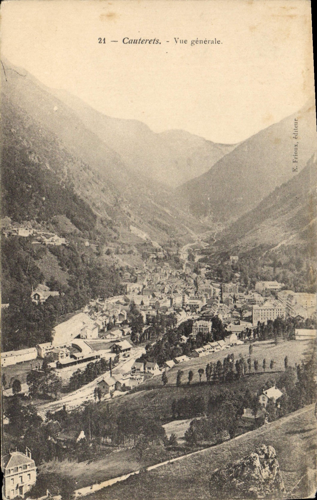 CPA Cauterets Vue generale