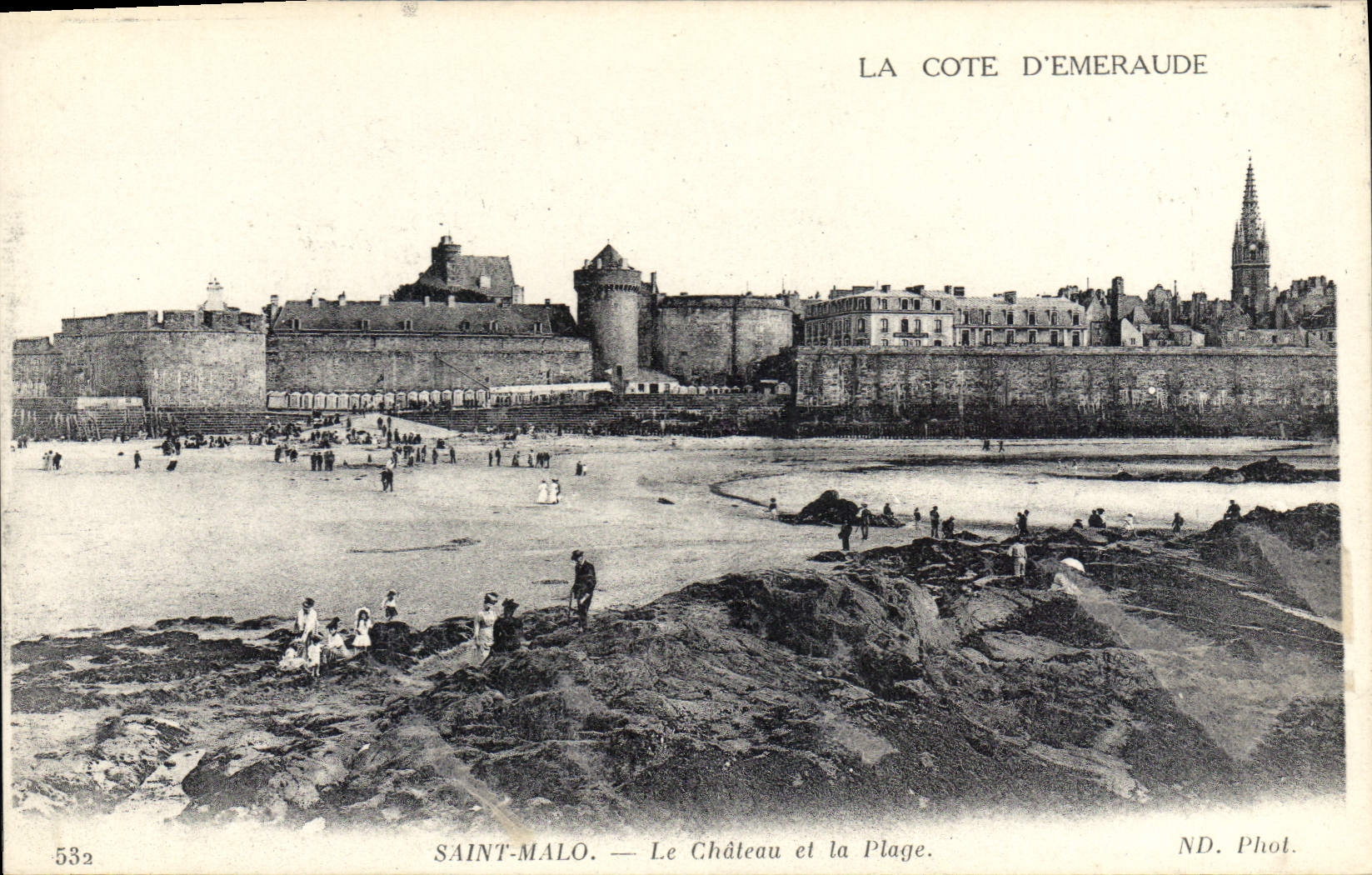 CPA Saint Malo Le Chateau et la Plage Cote d'Emeraude