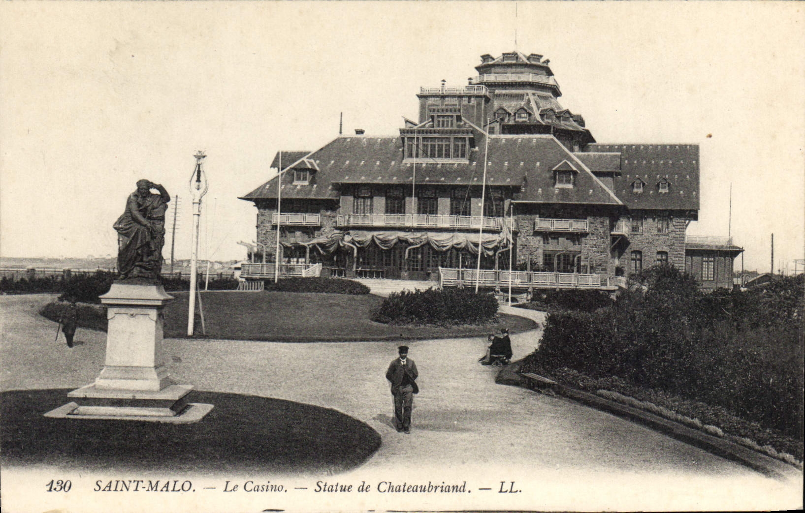 CPA Saint Malo Le Casino Statue de Chateaubriand