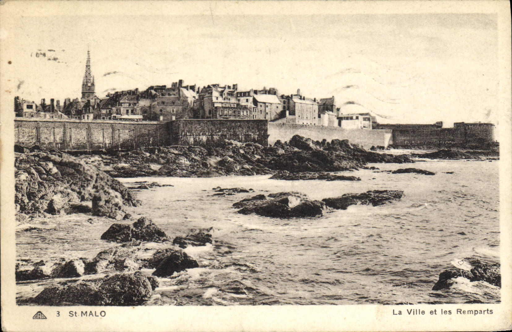 CPA Saint Malo La Ville et les Remparts