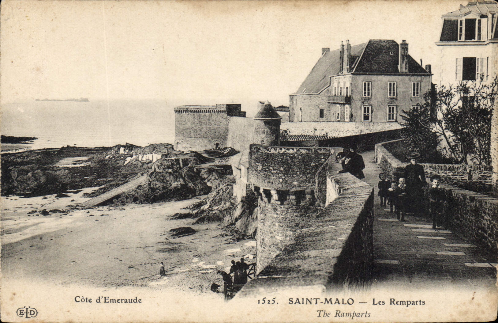 CPA Saint Malo Cote d'Emeraude Les Remparts