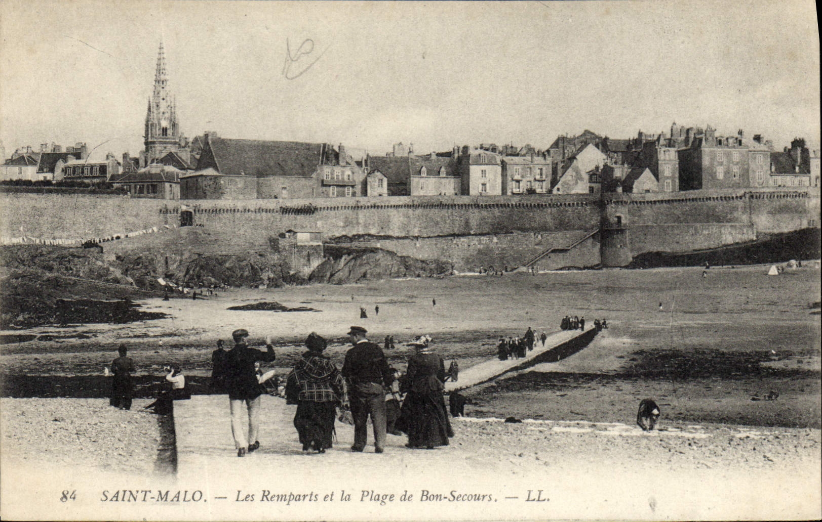 CPA Saint Malo Les Remparts et la Plage de Bon Secours