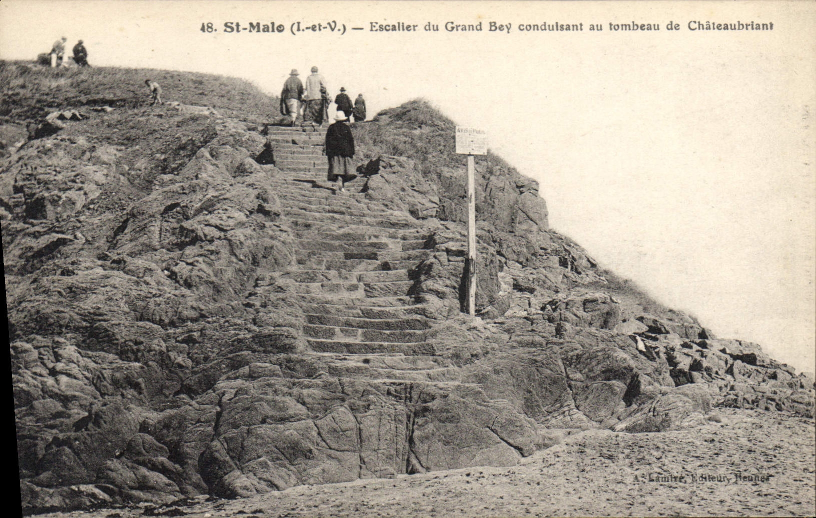 CPA St Malo Escalier du Grand Bey conduisant au tombeau de Chateaubriant