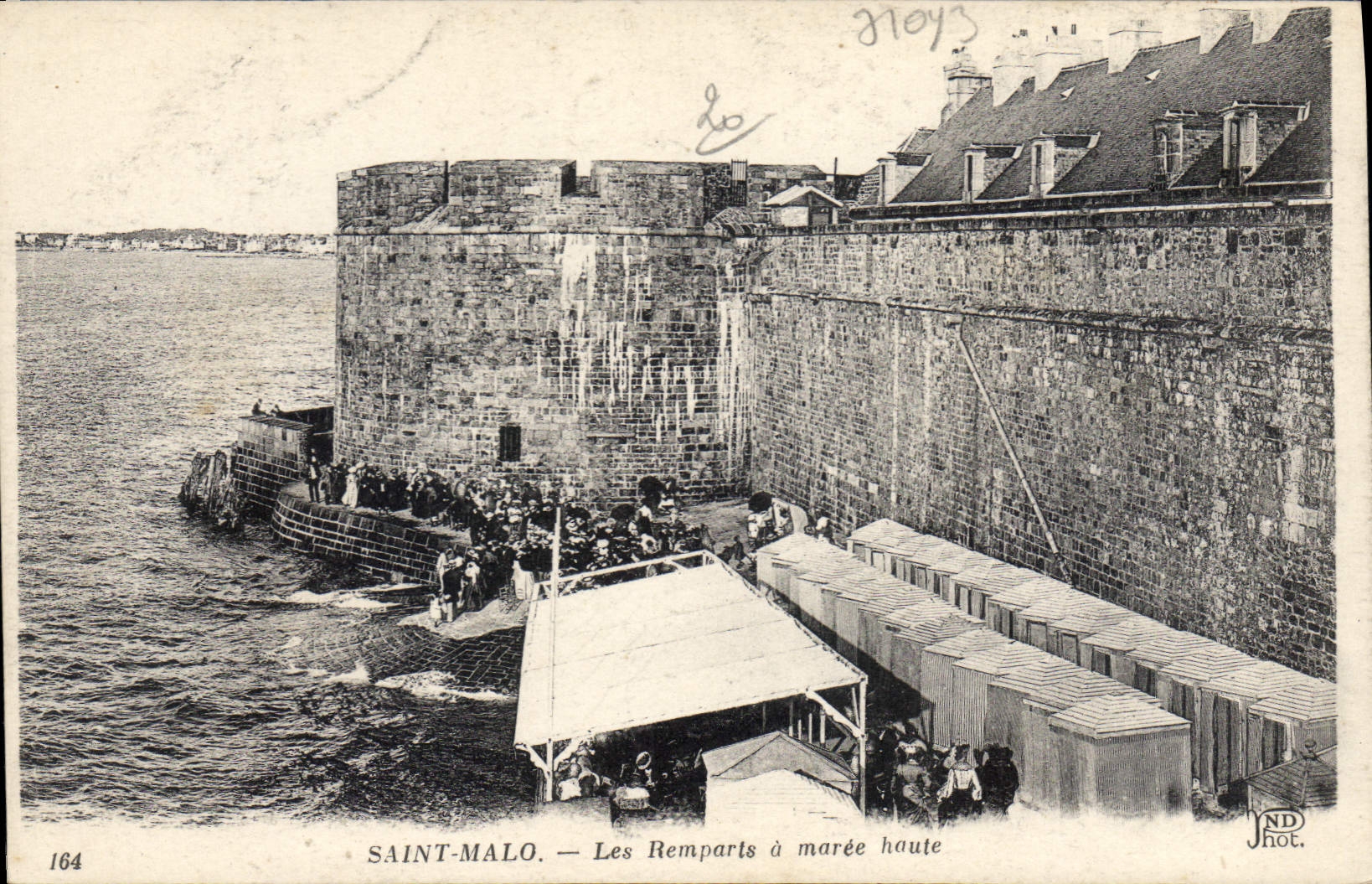 CPA Saint Malo Les Remparts a maree haute