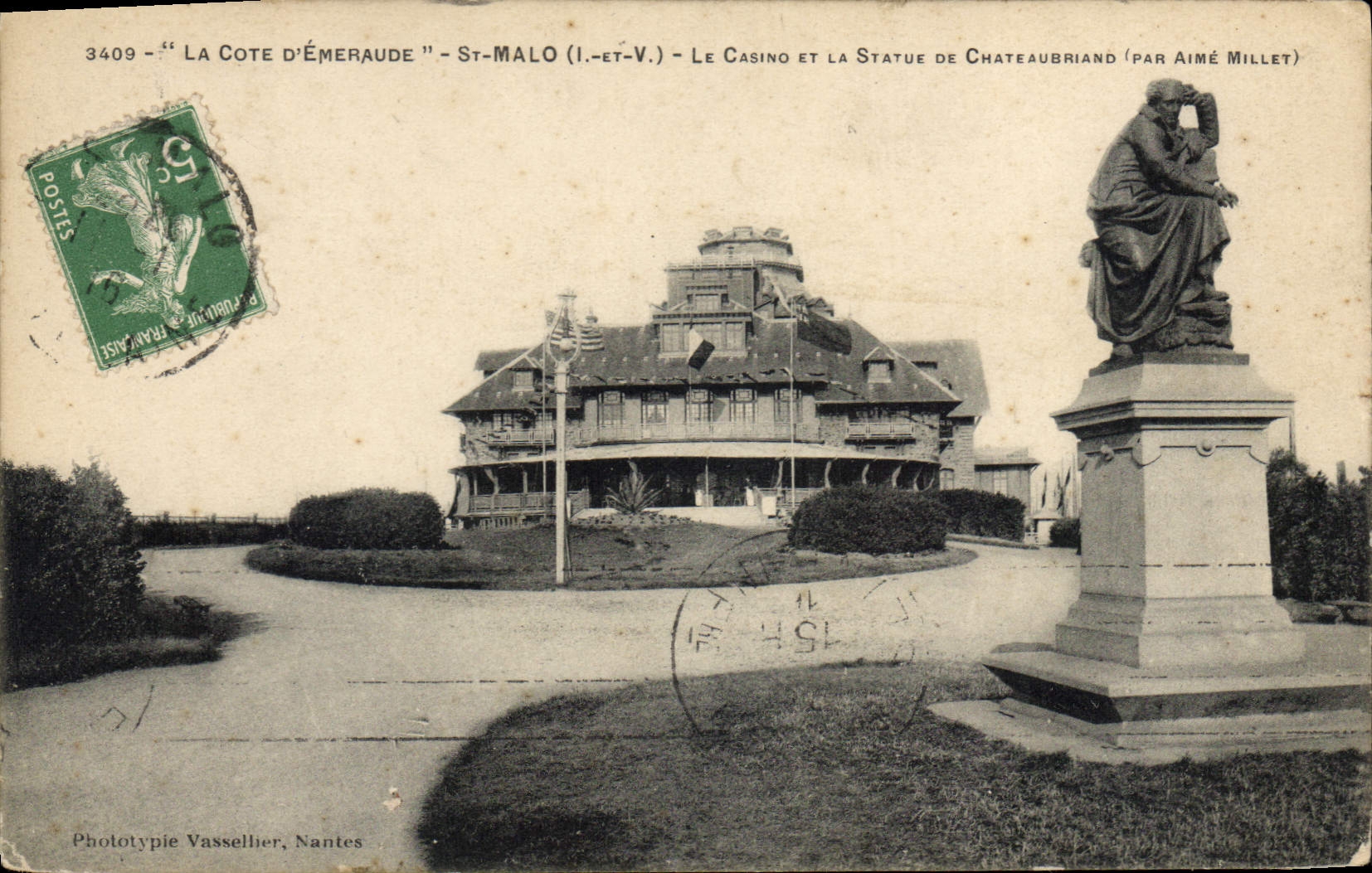 CPA St Malo Le Casino et la Staute de Chateaubriand (par Aime Millet)