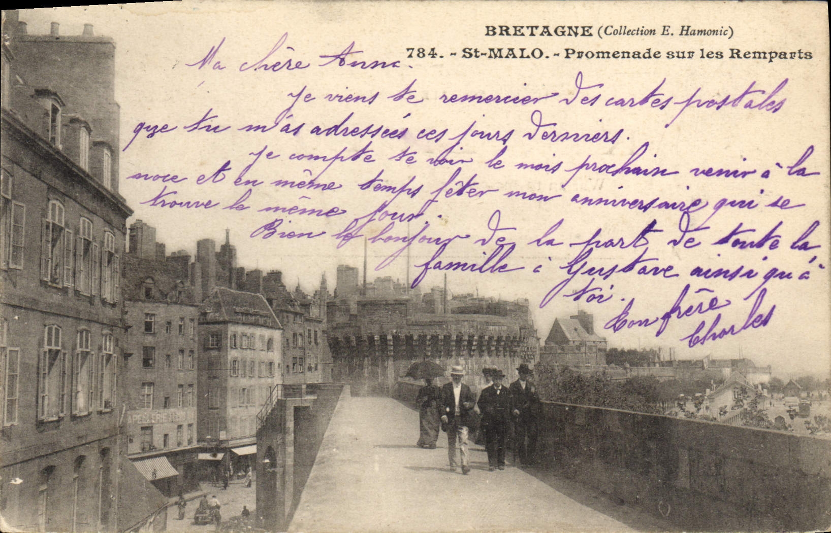 CPA St Malo Promenade sur les Remparts
