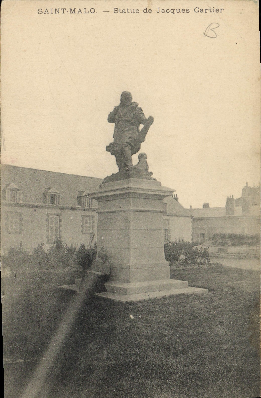 CPA St Malo Statue de Jacques Cartier