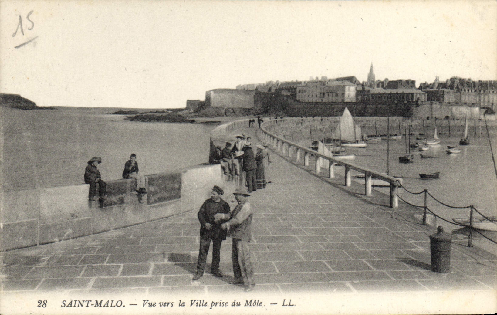 CPA St Malo Vue vers la Ville prise du Mole
