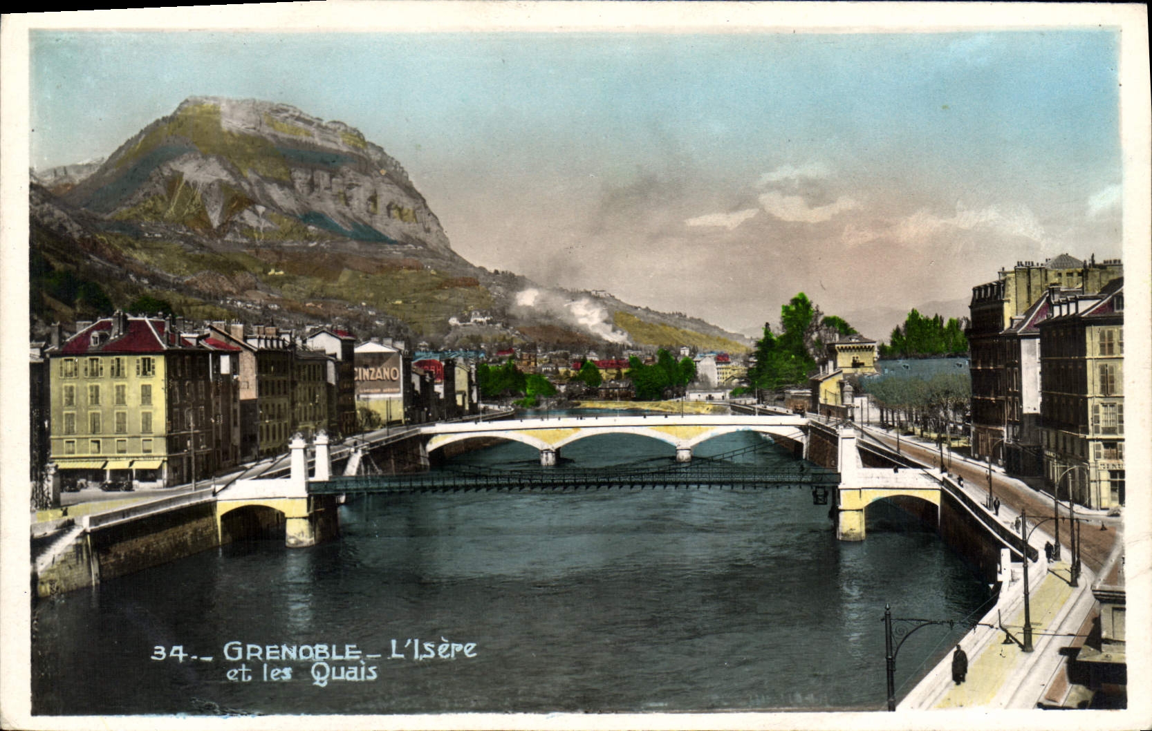 CPA Grenoble L'Isere et les Quais
