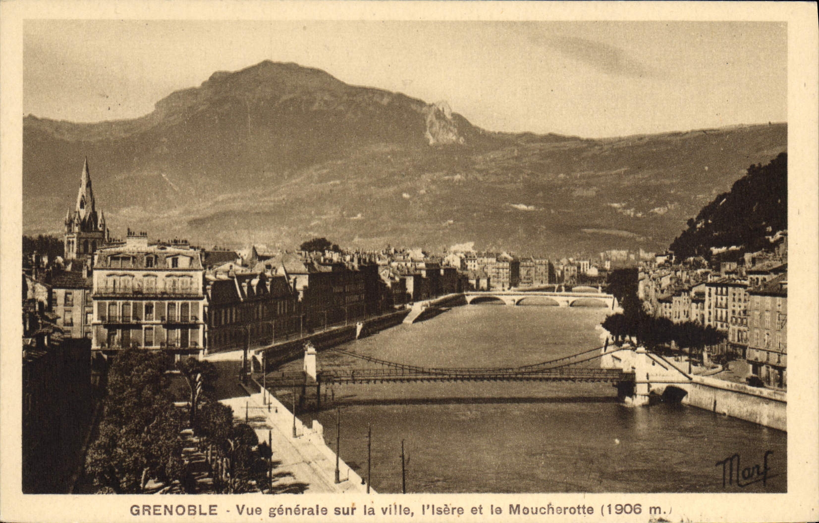 CPA Grenoble Vue generale sur la ville l'Isere et le Moucherotte