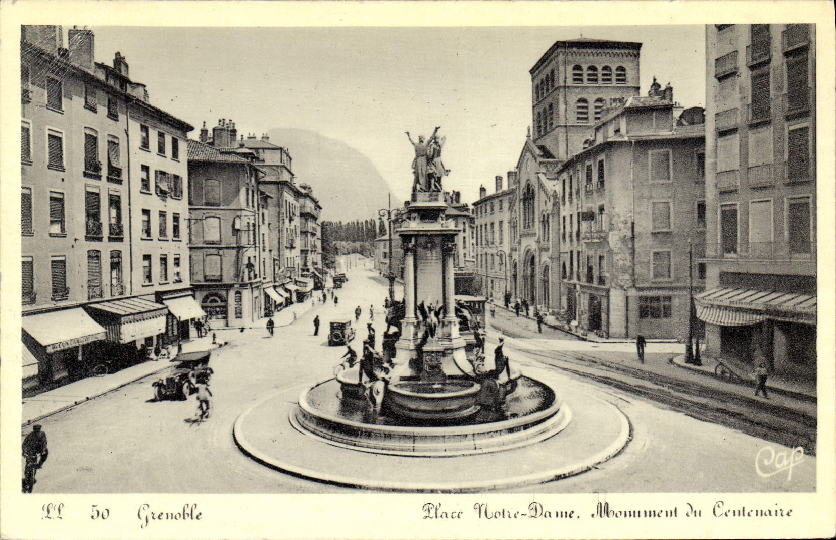 CPA Grenoble Place Notre Dame Monument du Centenaire