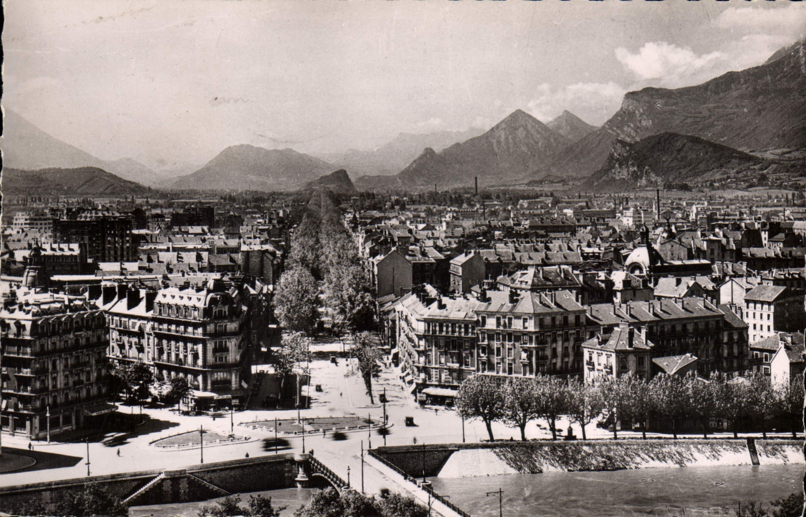 CPA Grenoble Vue generale et le Cours Jean Jaures