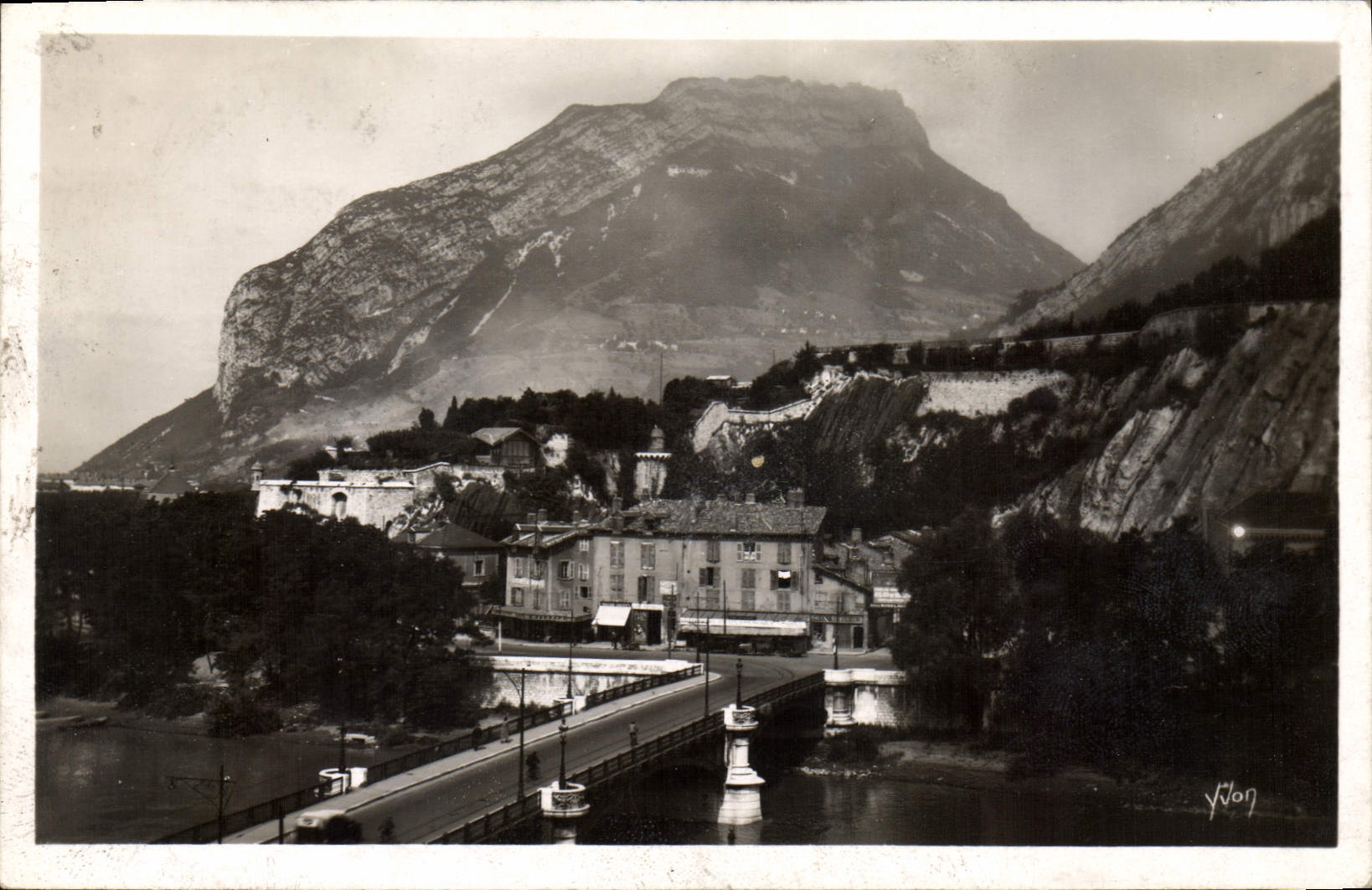 CPA Grenoble (Isere) Le Pont de France et le casque de Neron