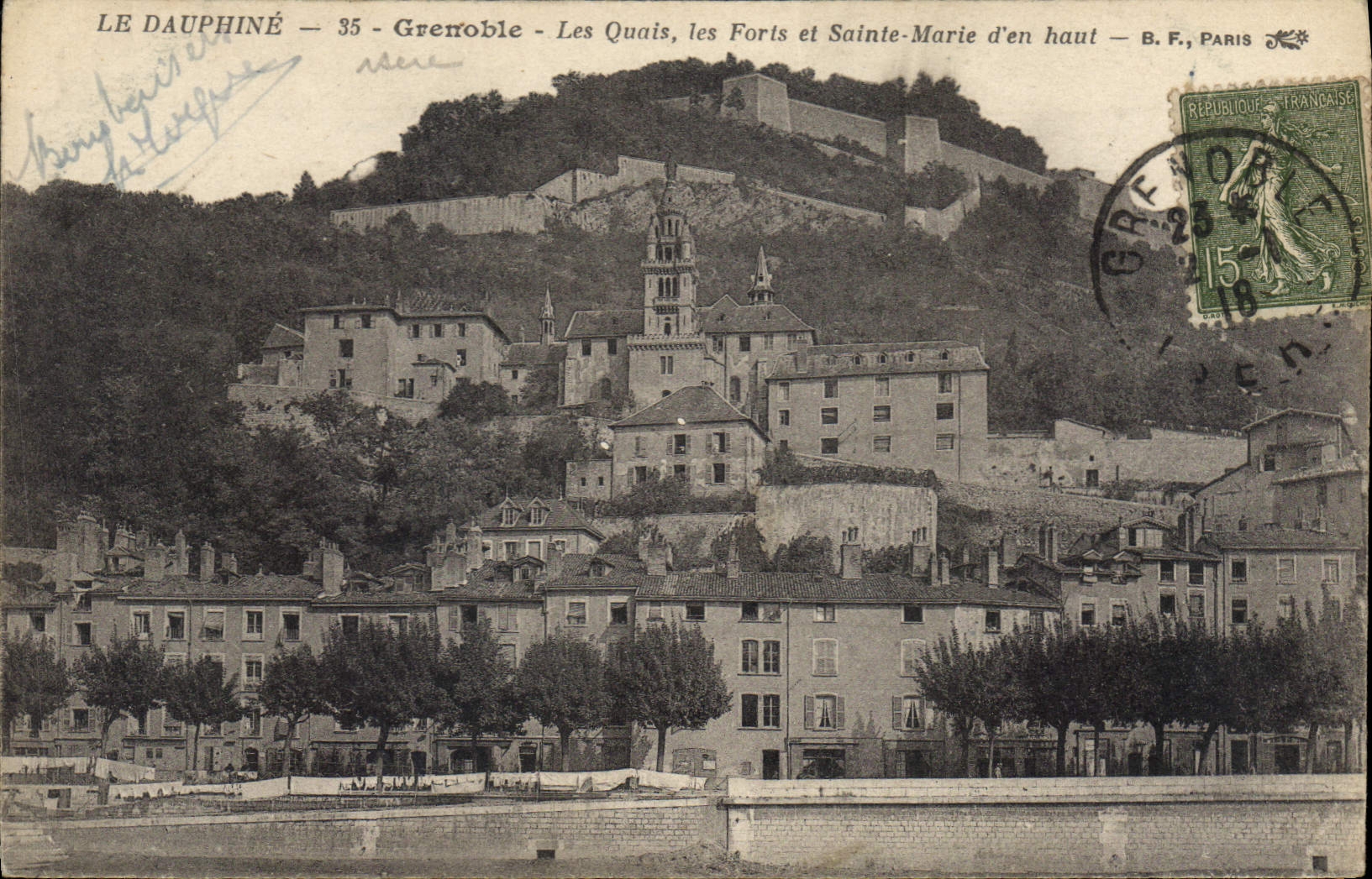 CPA Grenoble Le Dauphine Les Quais les Forts et Sainte Marie d'en Haut