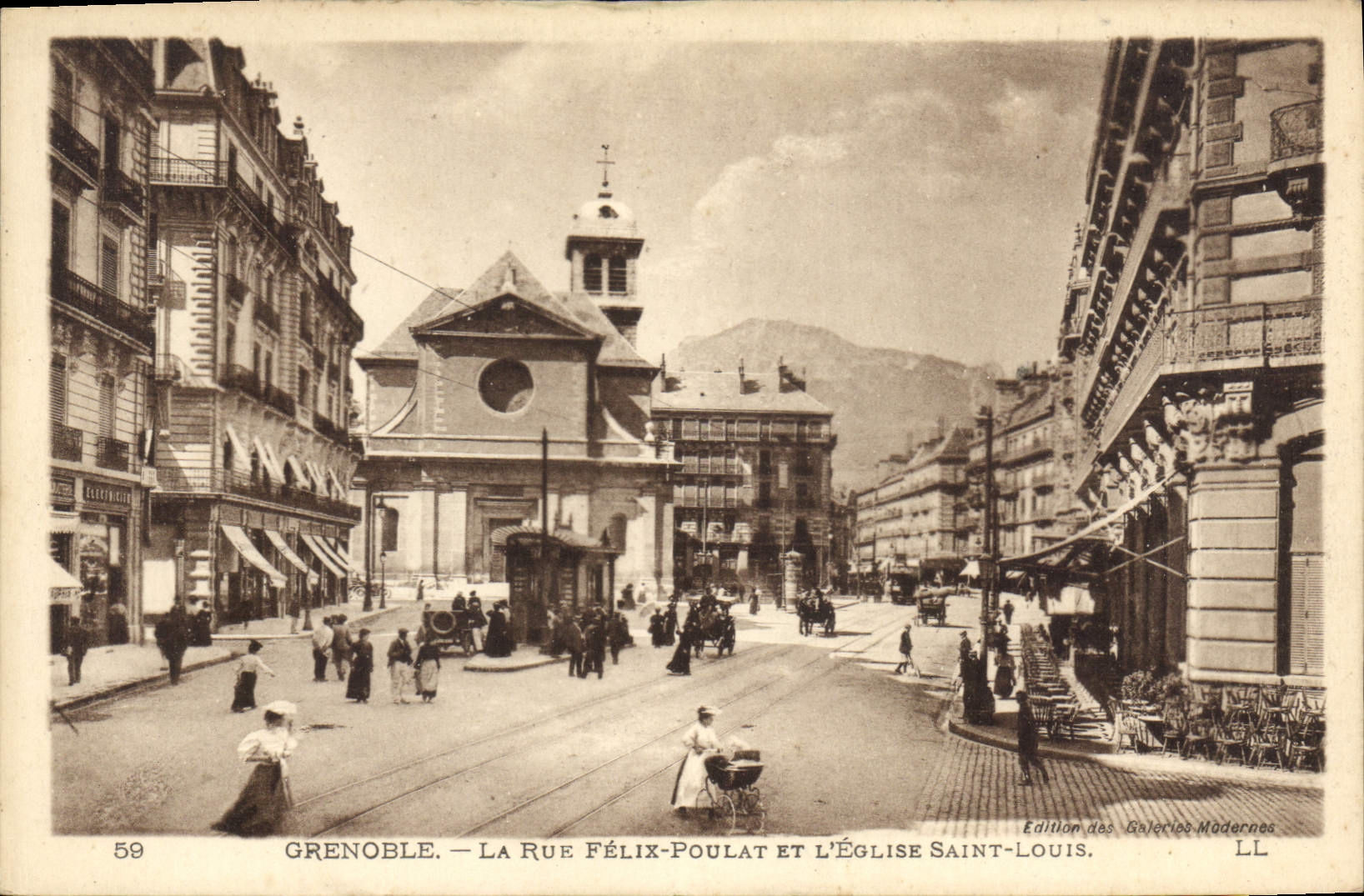 CPA Grenoble La Rue Felix Poulat et L'Eglise Saint Louis