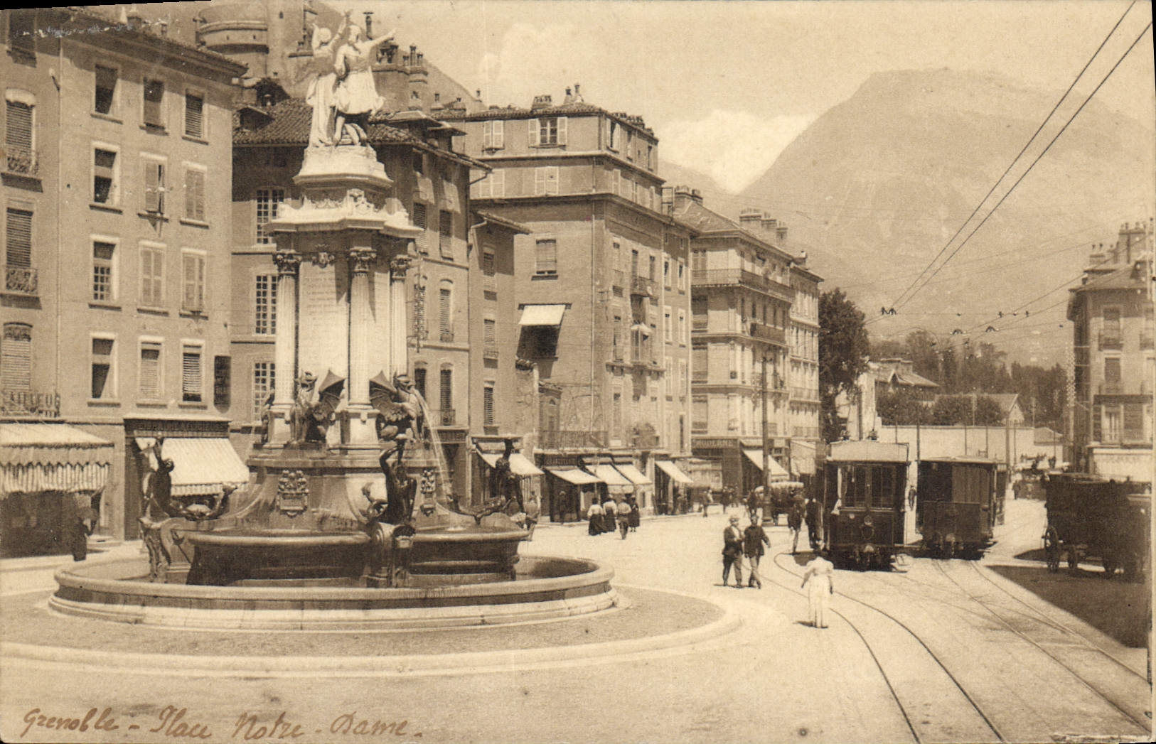 CPA Grenoble La Place Notre Dame Tramway