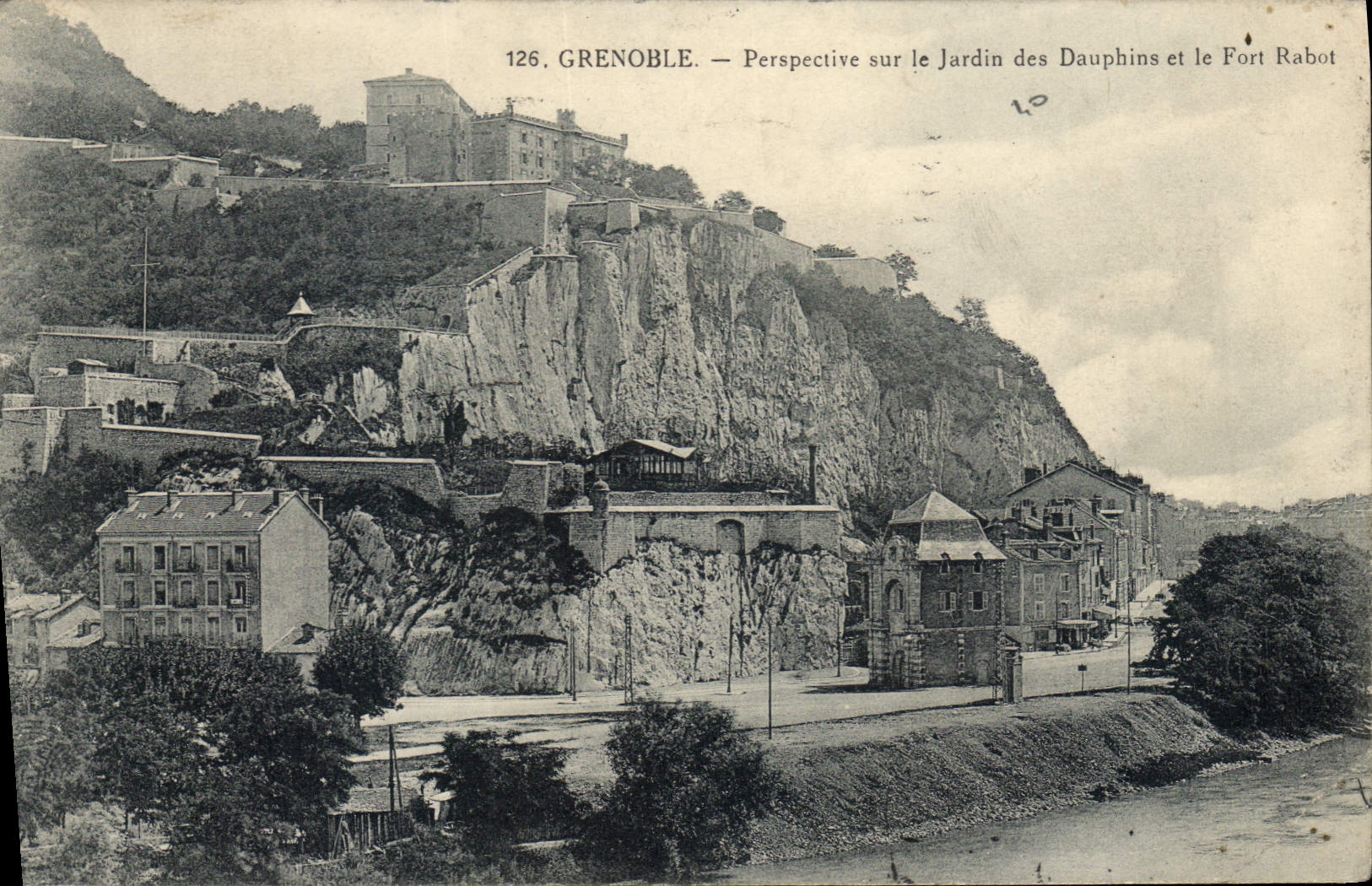 CPA Grenoble Perspective sur le Jardin des Dauphins et le Fort Rabot