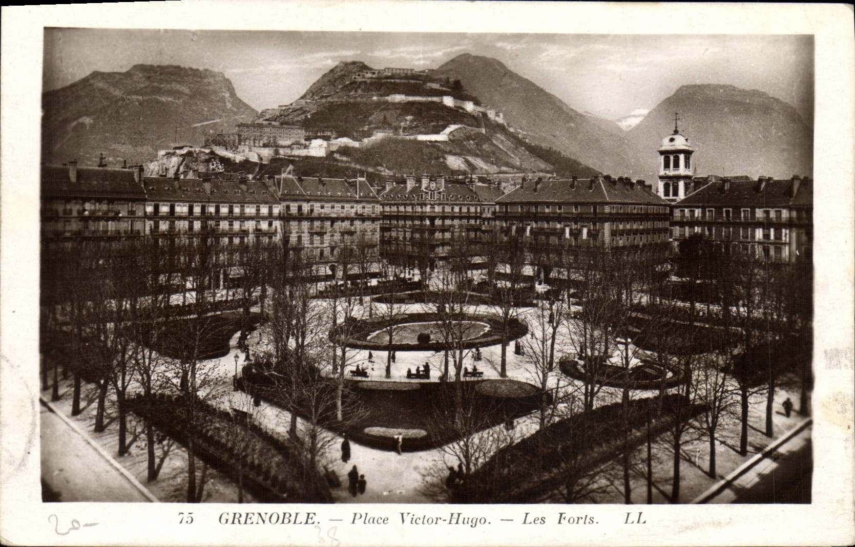 CPA Grenoble Place Victor Hugo Les Forts