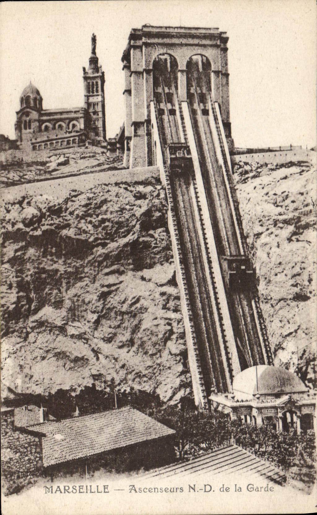 CPA Marseille Ascenseurs N D de la Garde