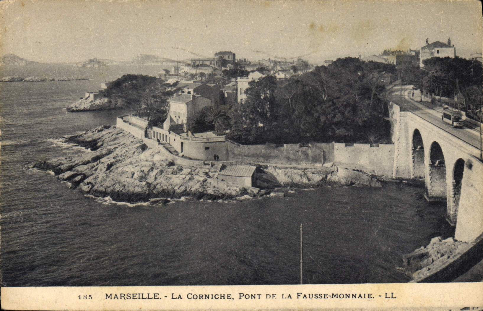 CPA Marseille La Corniche Pont de la Fausse Monnaie