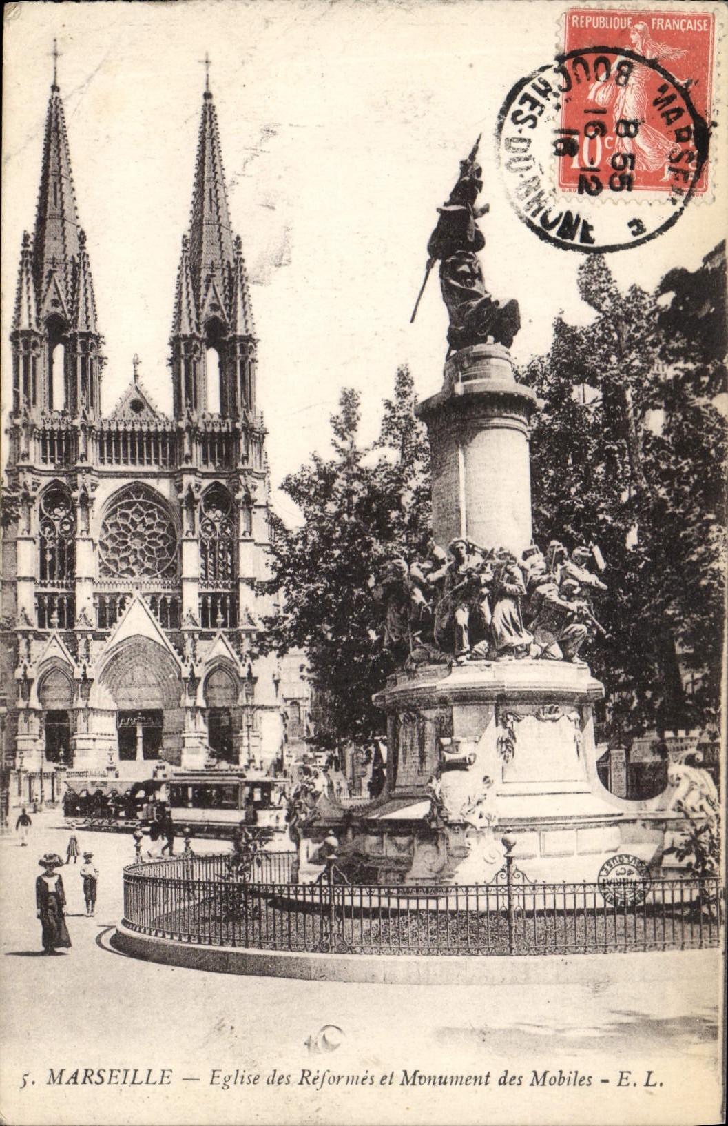 CPA Marseille Eglise des Reformes et Monument des Mobiles