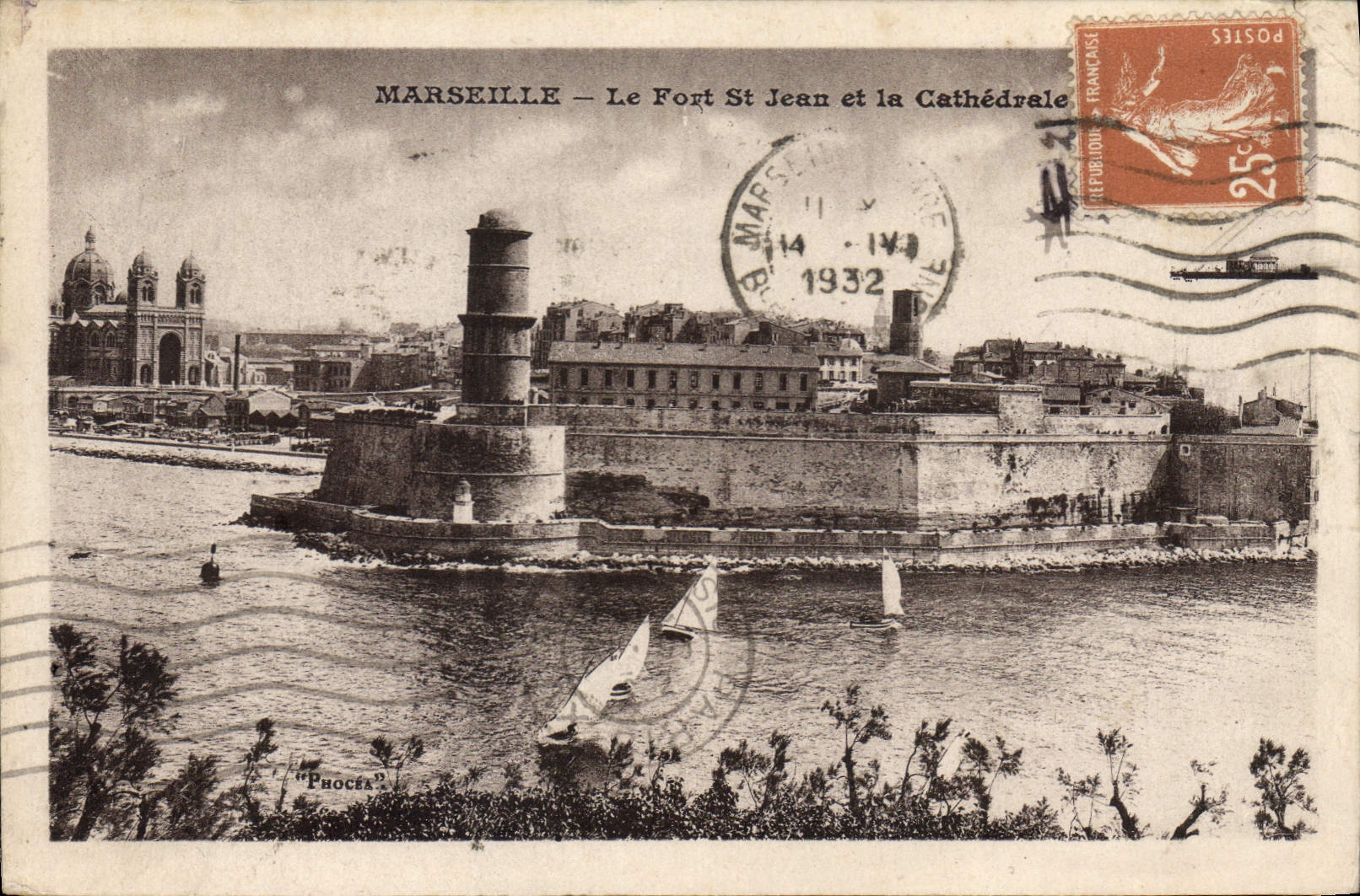 CPA Marseille Le Fort St Jean et la Cathedrale