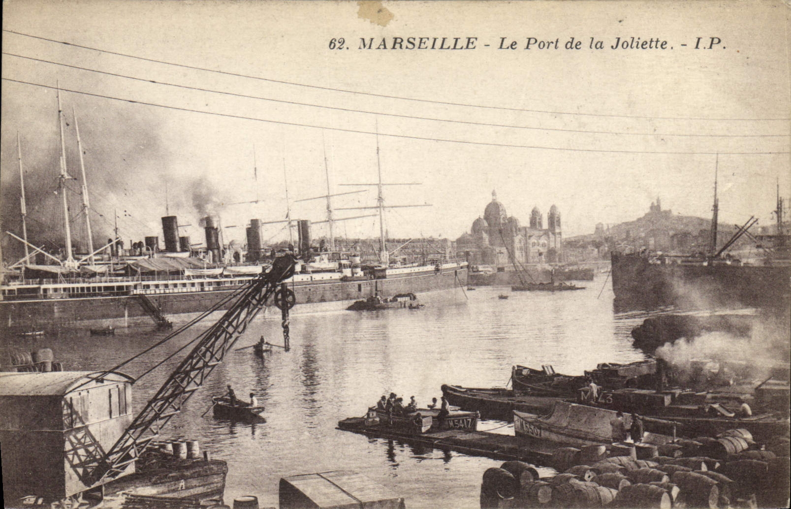 CPA Marseille Le Port de la Joliette Bateaux