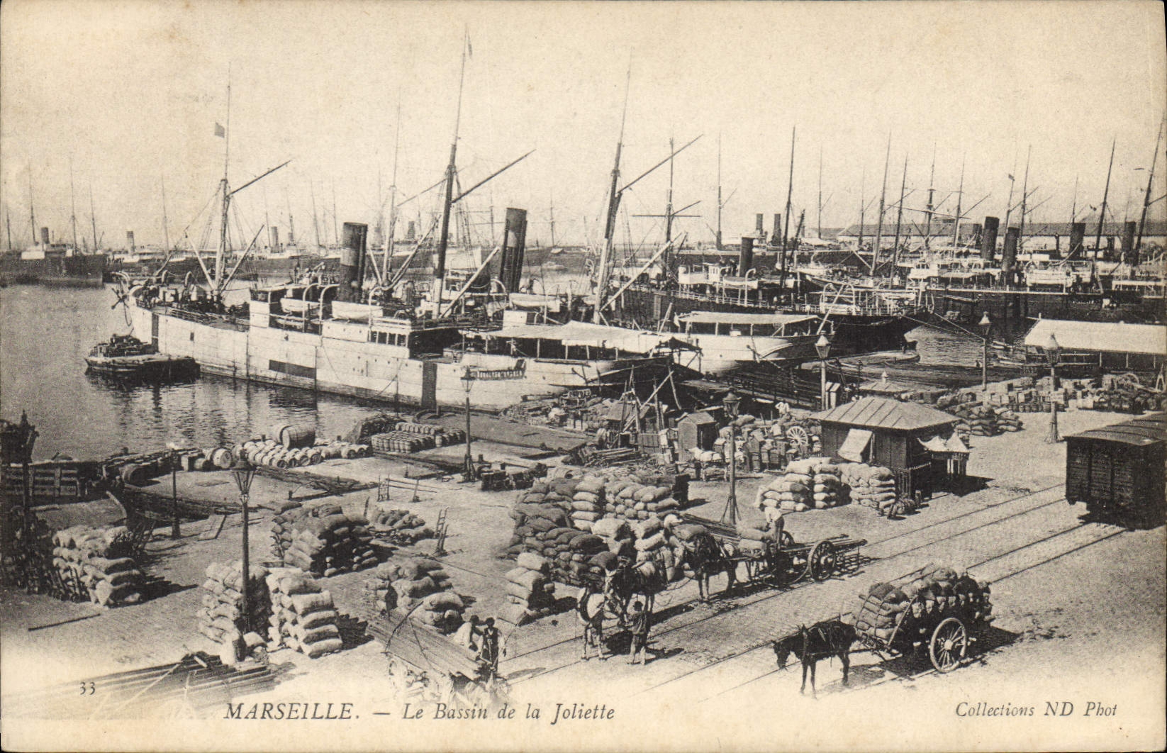 CPA Marseille Le Bassin de la Joliette Bateaux