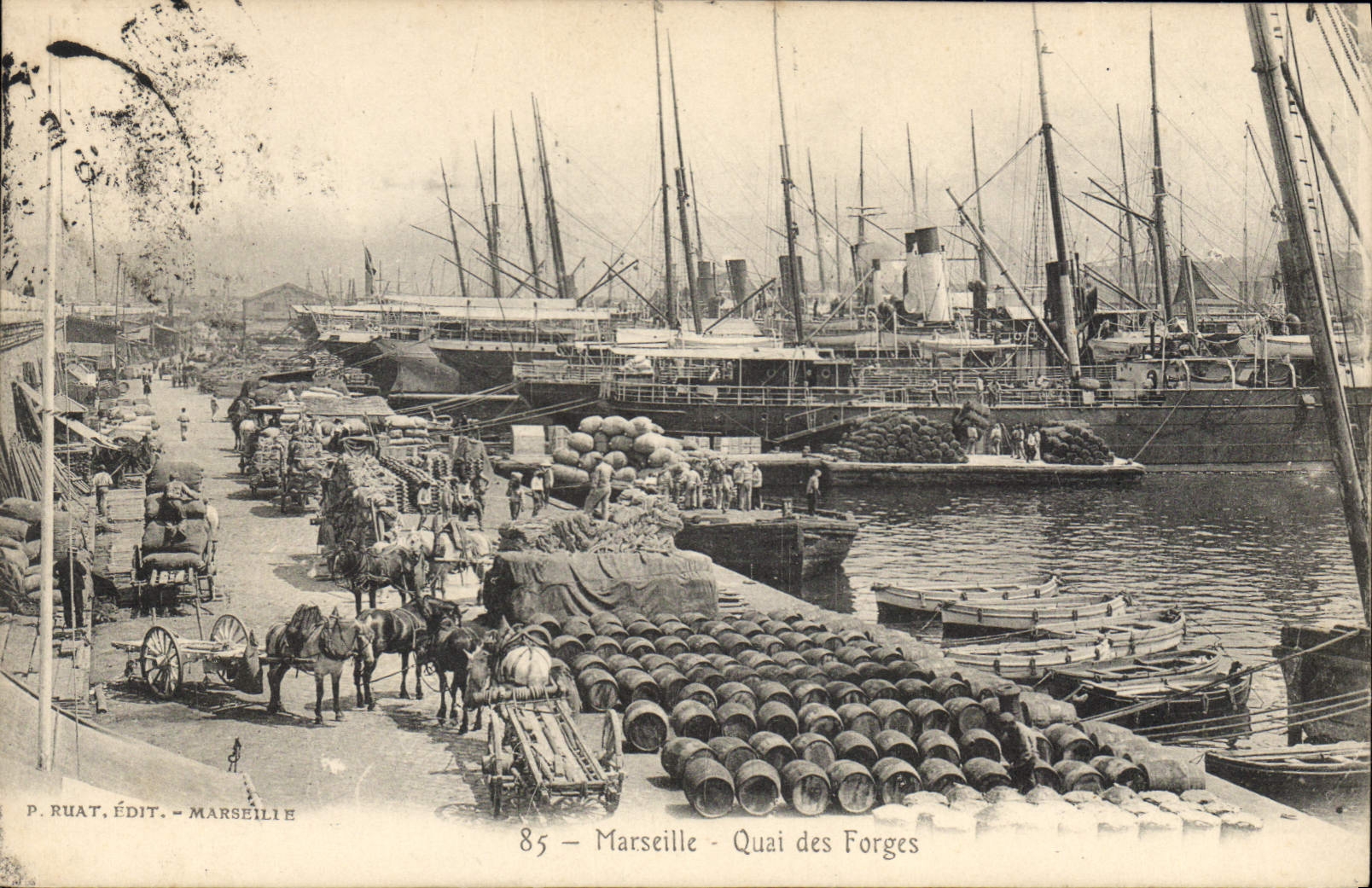 CPA Marseille Quai des Forges Bateaux
