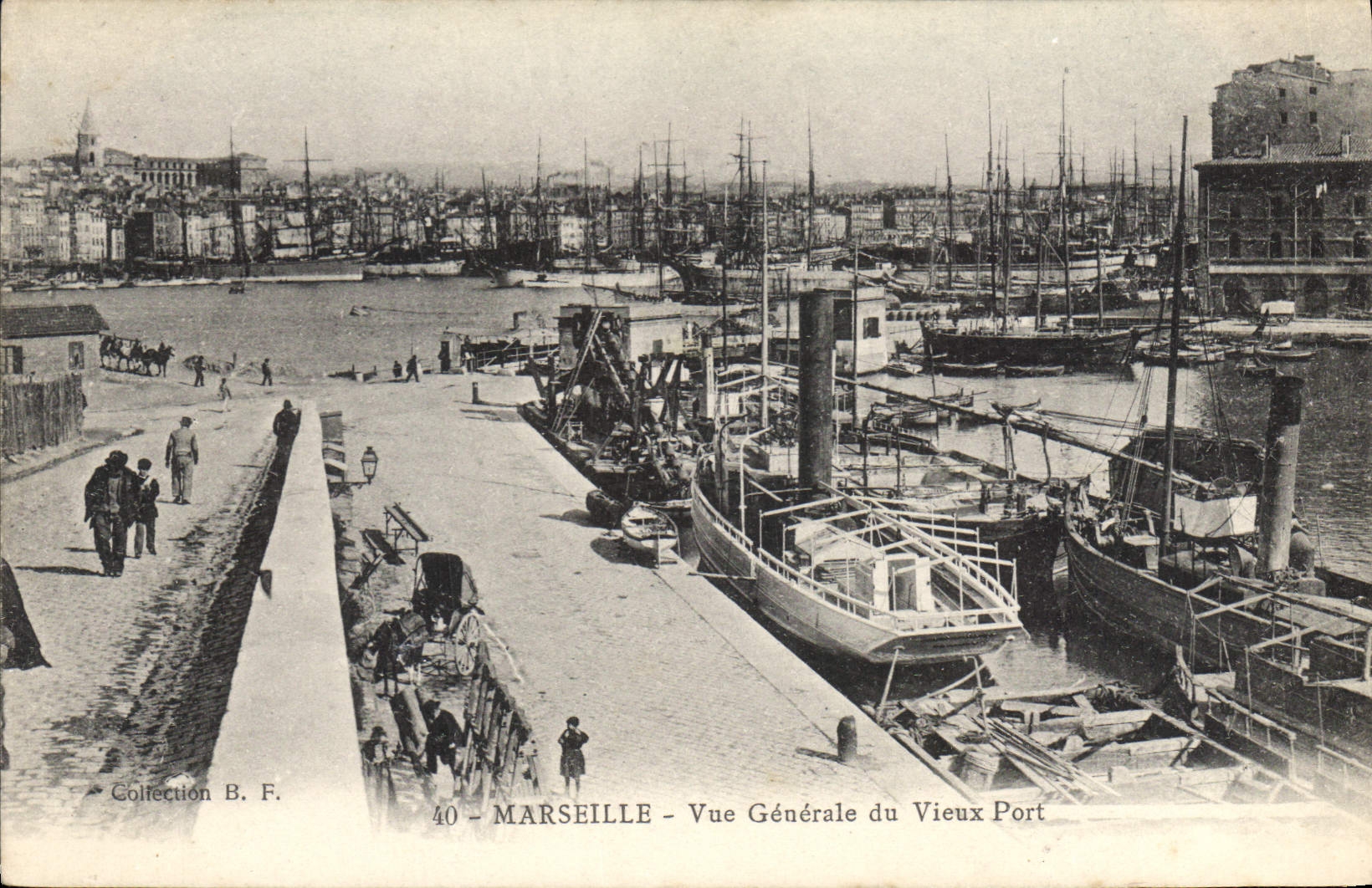 CPA Marseille Vue Generale du Vieux Port Bateaux