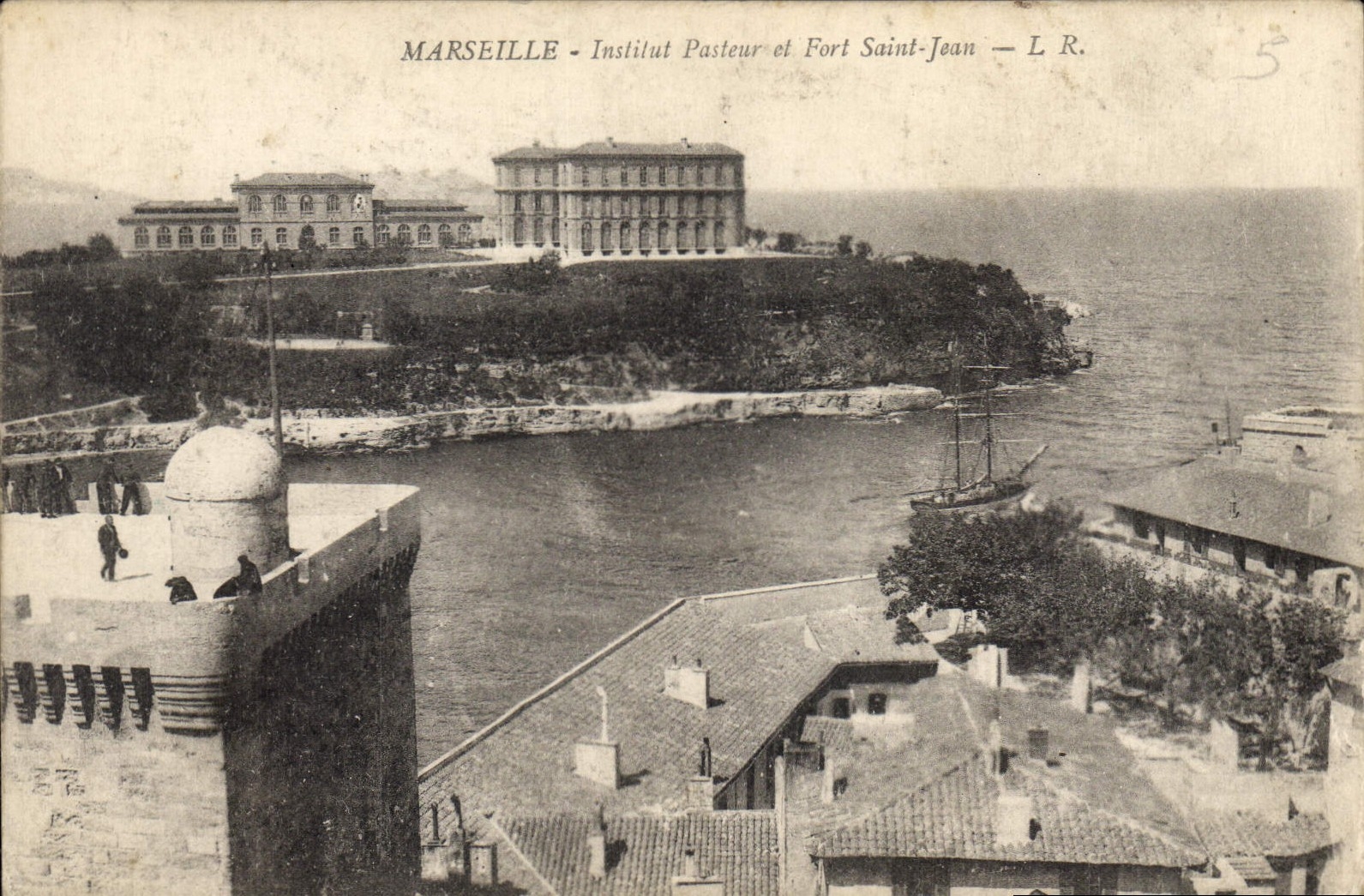 CPA Marseille Institut Pasteur et Fort Saint Jean