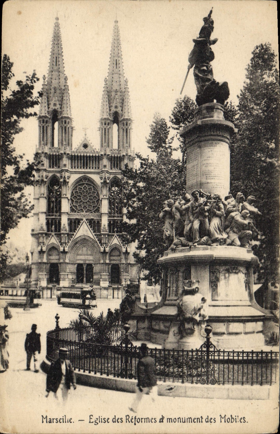 CPA Marseille Eglise des Reformes et monument des Mobiles