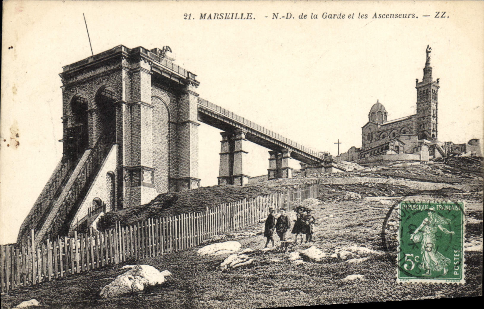 CPA Marseille N D de la Garde et les Ascenseurs