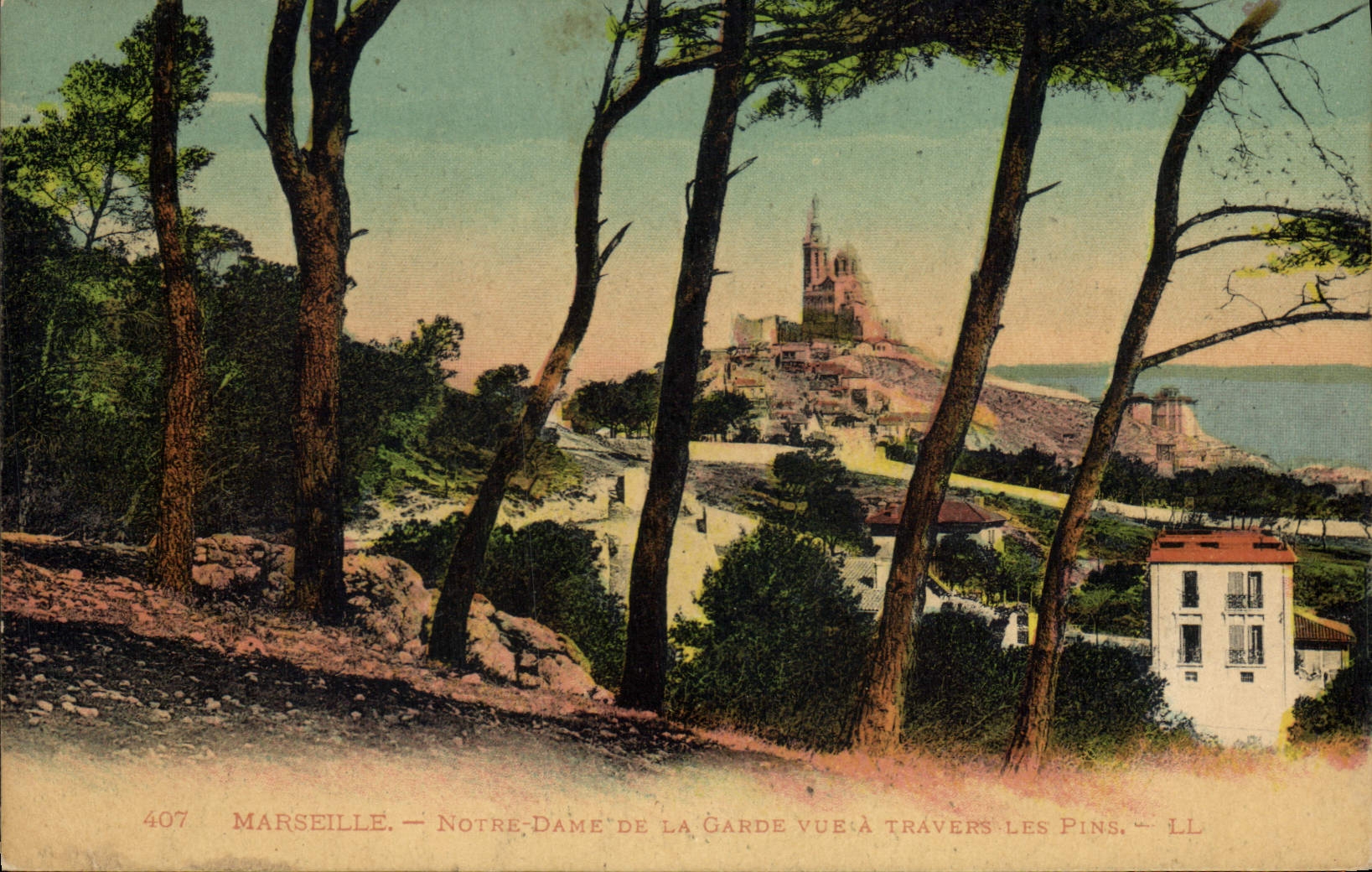 CPA Marseille Notre Dame de la Garde vue a travers les Pins